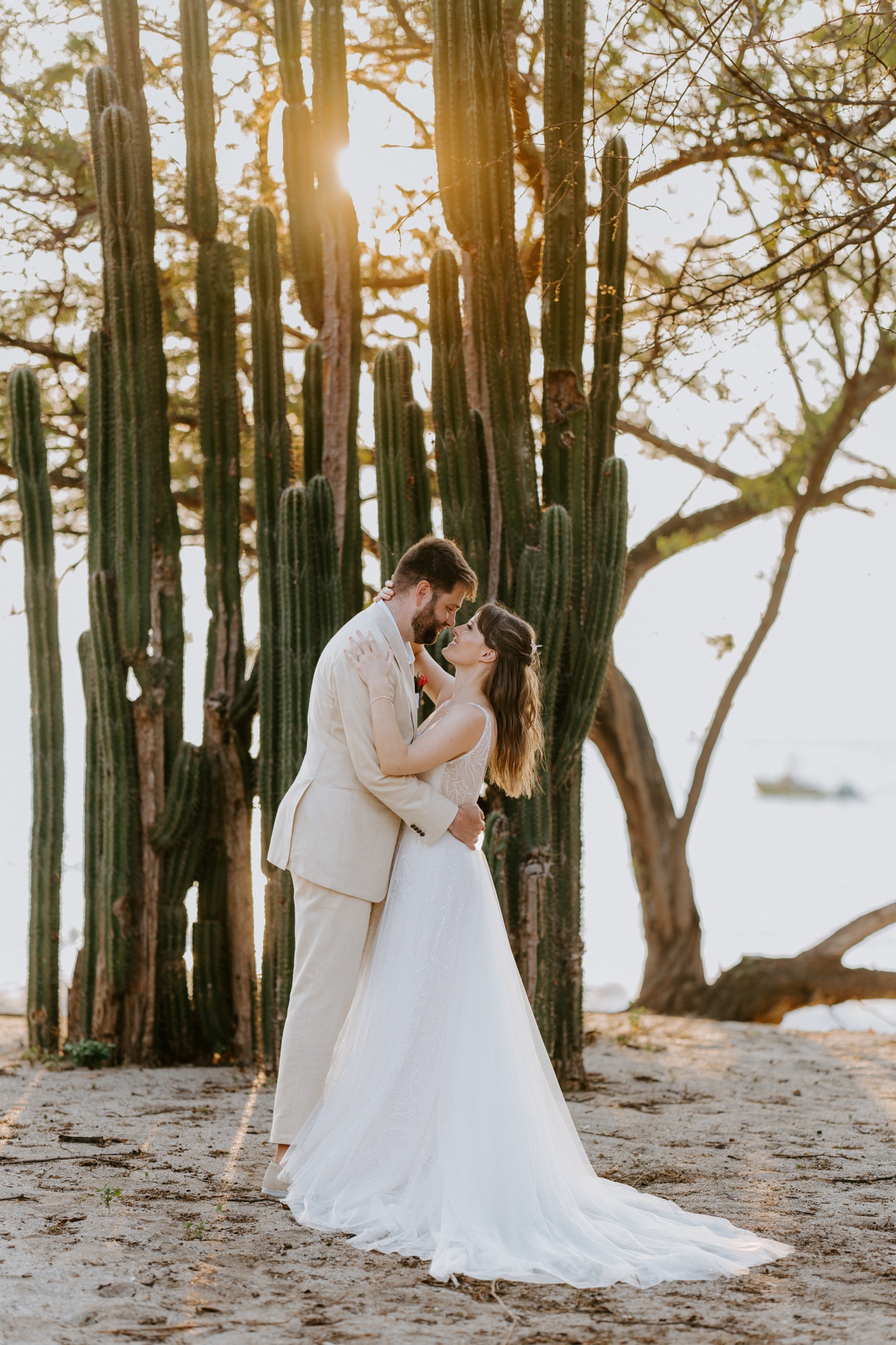 Sunset wedding photography on Arboleda Beach by Jenn Guillen